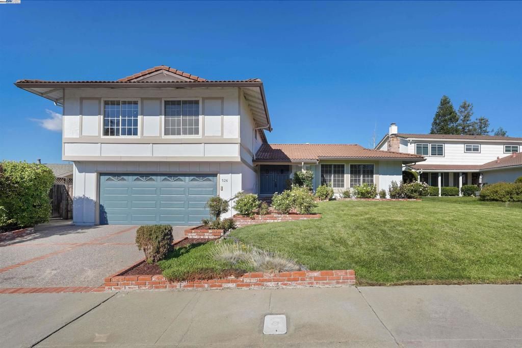 Photo of 526 Malbec Ct Ct, Pleasanton, CA 94566 (MLS # 41113662)