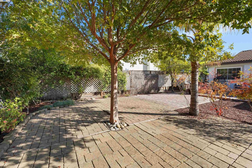 PLEASANTON - Residential