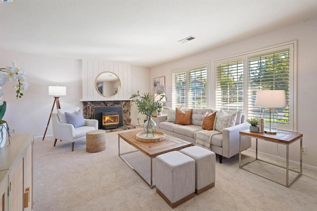 Photo of 526 Malbec Ct Ct, Pleasanton, CA 94566 (MLS # 41113662)