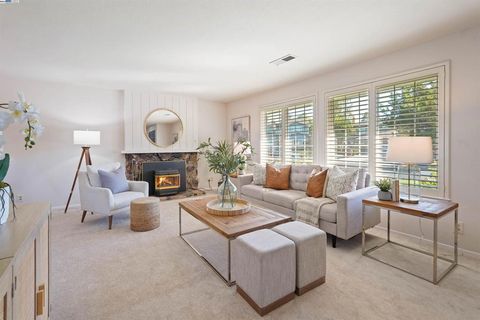 Photo of 526 Malbec Ct Ct, Pleasanton, CA 94566 (MLS # 41113662)