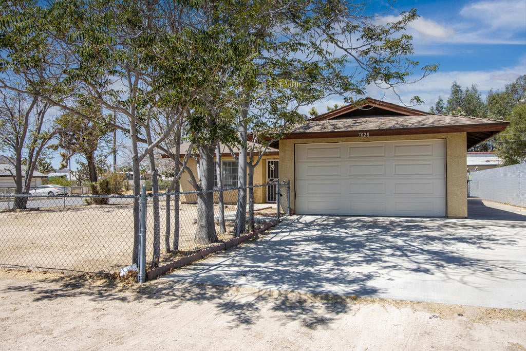 7028 Tamarisk Avenue