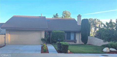 Photo of 22814 Garzota Dr, Valencia, CA 91354 (MLS # SR26065969)