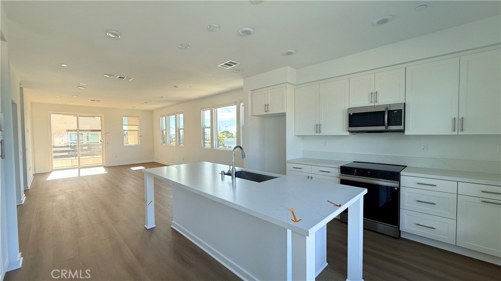 1090 foothill Boulevard