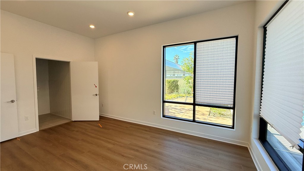 1090 foothill Boulevard