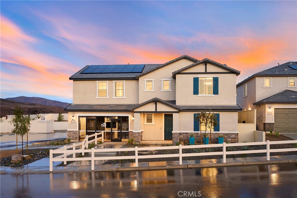 Spacious 5-Bed + Loft & Den on Oversized Lot with Lake Glimpses – Bright White Kitchen & Luxury Finishes Throughout
-5 beds + loft & den
-Oversized private lot
-Partial lake view upstairs
-White upgraded cabinets
-Luxury vinyl plank floors
-Upgraded white quartz countertops