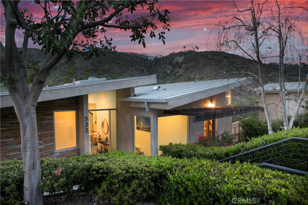 Photo of 533 Temple Hills Drive, Laguna Beach, CA 92651 (MLS # OC25103843)