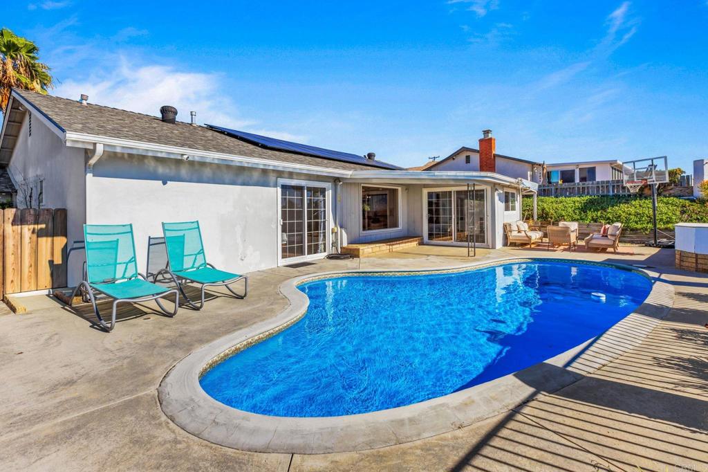 962 Nacion Ave.