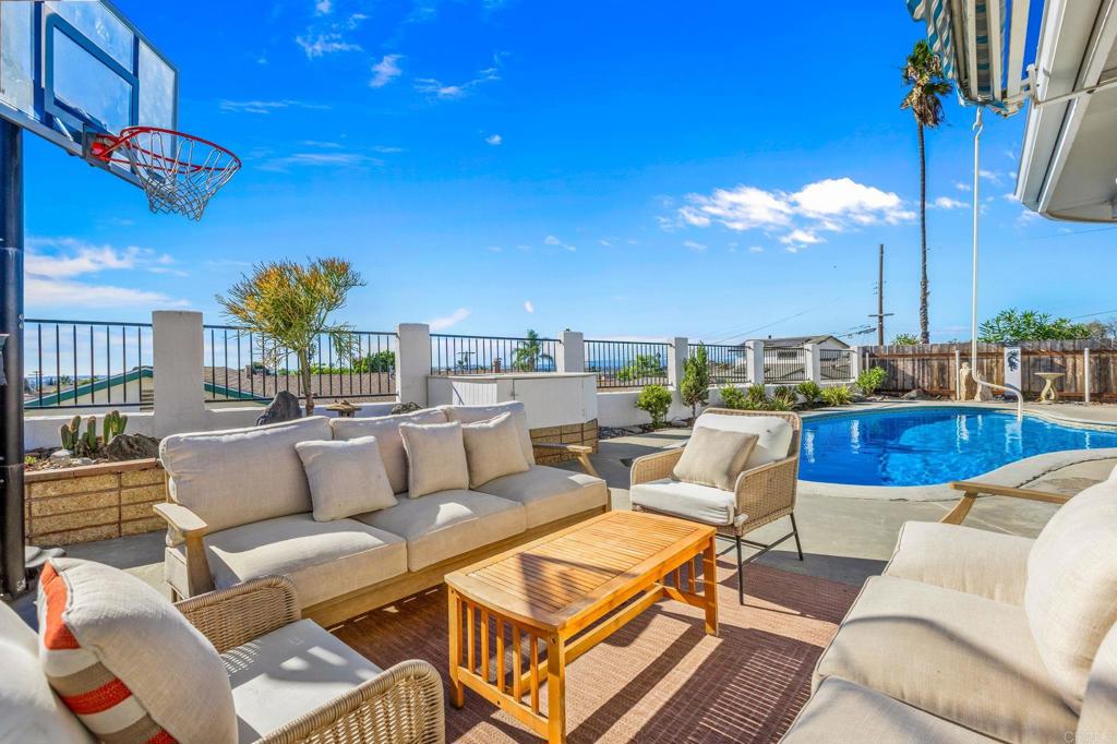 962 Nacion Ave.