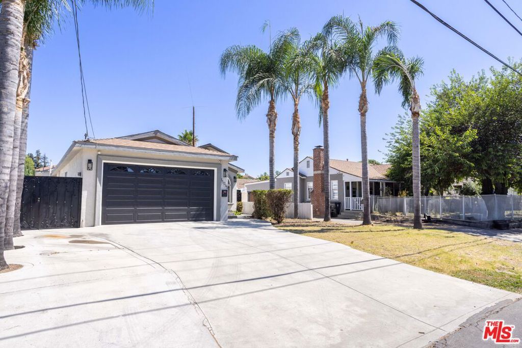 Photo of 15065 Vose Street, Van Nuys, CA 91405 (MLS # 25594639)