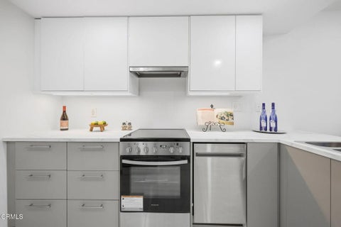 Tiny photo for 751 Birchpark Circle #102, Thousand Oaks, CA 91360 (MLS # V1-38826)