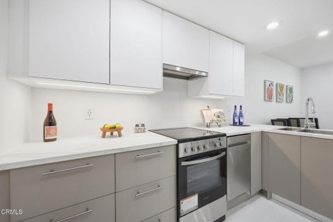Tiny photo for 751 Birchpark Circle #102, Thousand Oaks, CA 91360 (MLS # V1-38826)