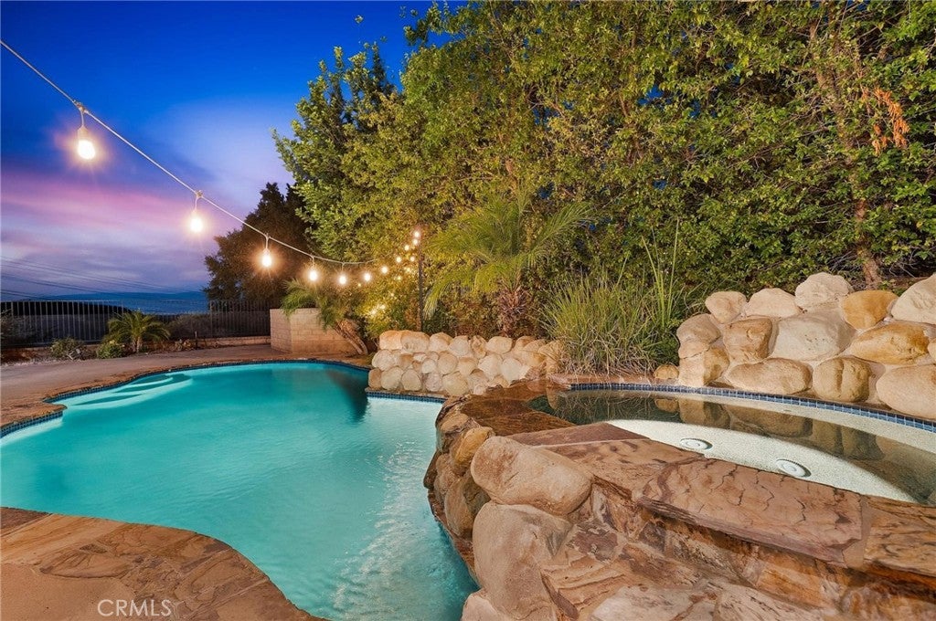 27121 Rosewood Court