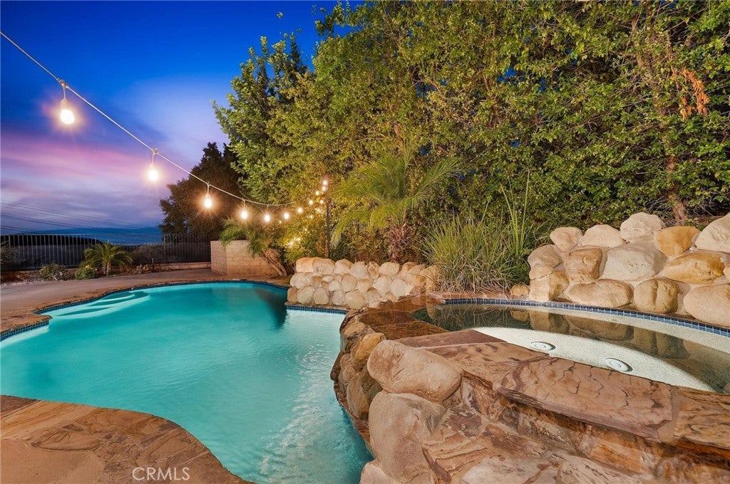 27121 Rosewood Court