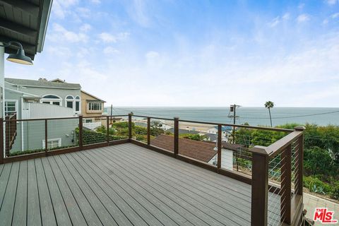 Photo of 7325 Rindge Avenue, Playa Del Rey, CA 90293 (MLS # 26659587)