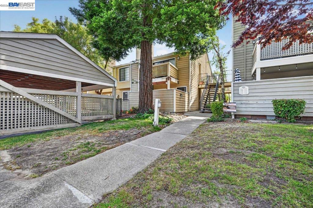 242 Eastridge Dr