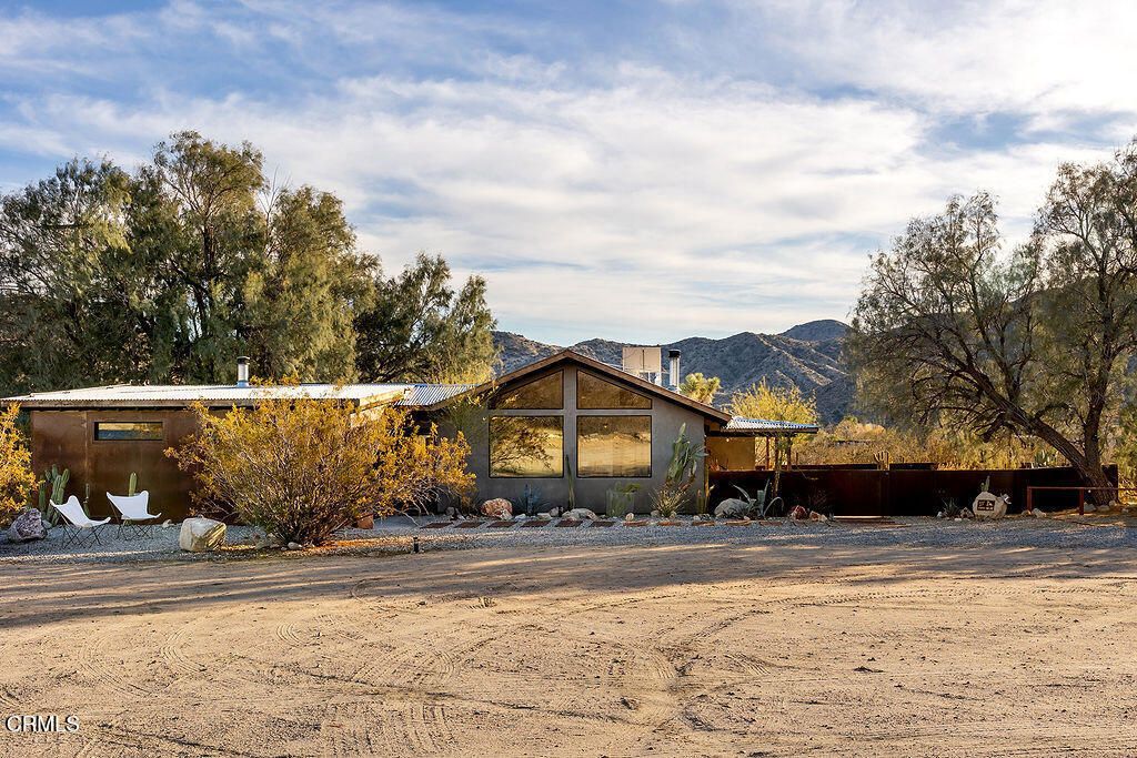 listing image 130723457951236607215