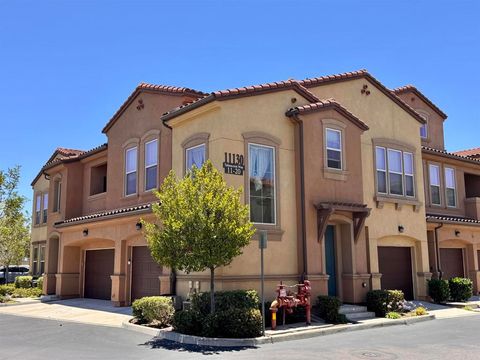 Photo of 11130 Taloncrest Way WAY #19, San Diego, CA 92126 (MLS # NDP2606056)