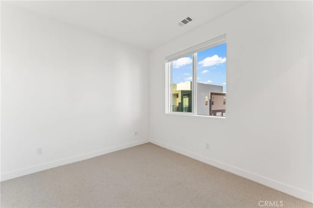 Valencia, California 91381, United States, 3 Bedrooms Bedrooms, ,4 BathroomsBathrooms,Residential,Active,239808