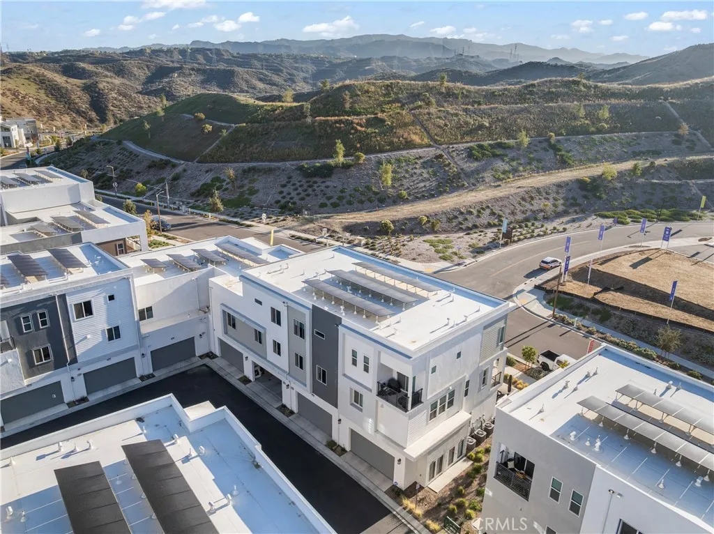 Valencia, California 91381, United States, 3 Bedrooms Bedrooms, ,4 BathroomsBathrooms,Residential,Active,239808