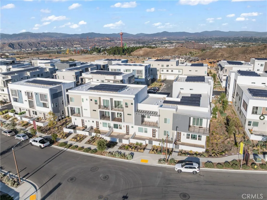 Valencia, California 91381, United States, 3 Bedrooms Bedrooms, ,4 BathroomsBathrooms,Residential,Active,239808