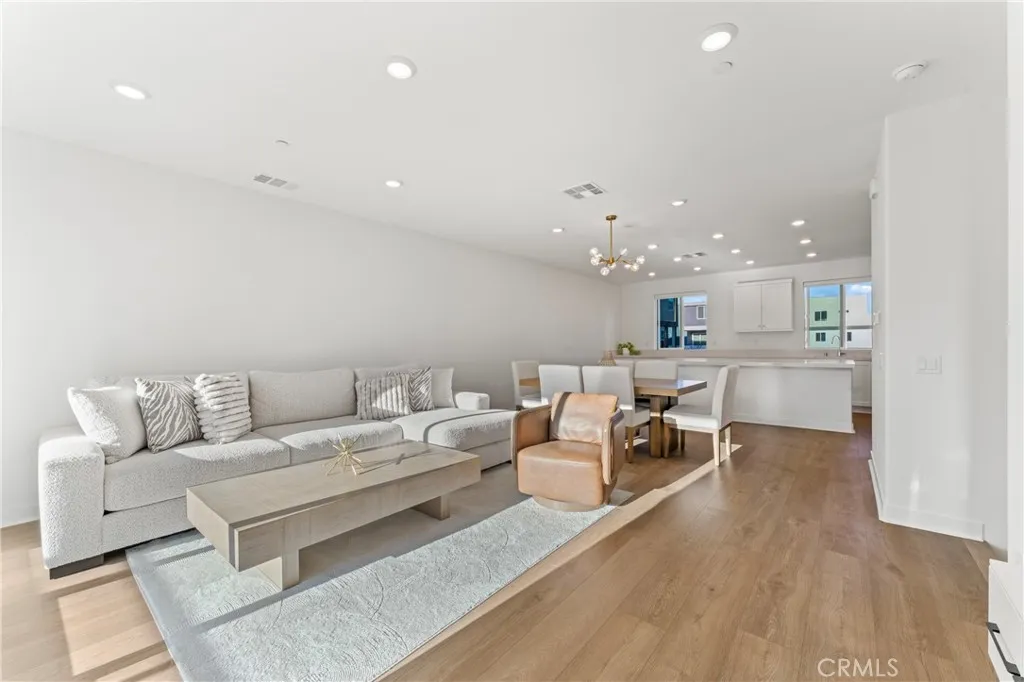 Valencia, California 91381, United States, 3 Bedrooms Bedrooms, ,4 BathroomsBathrooms,Residential,Active,239808