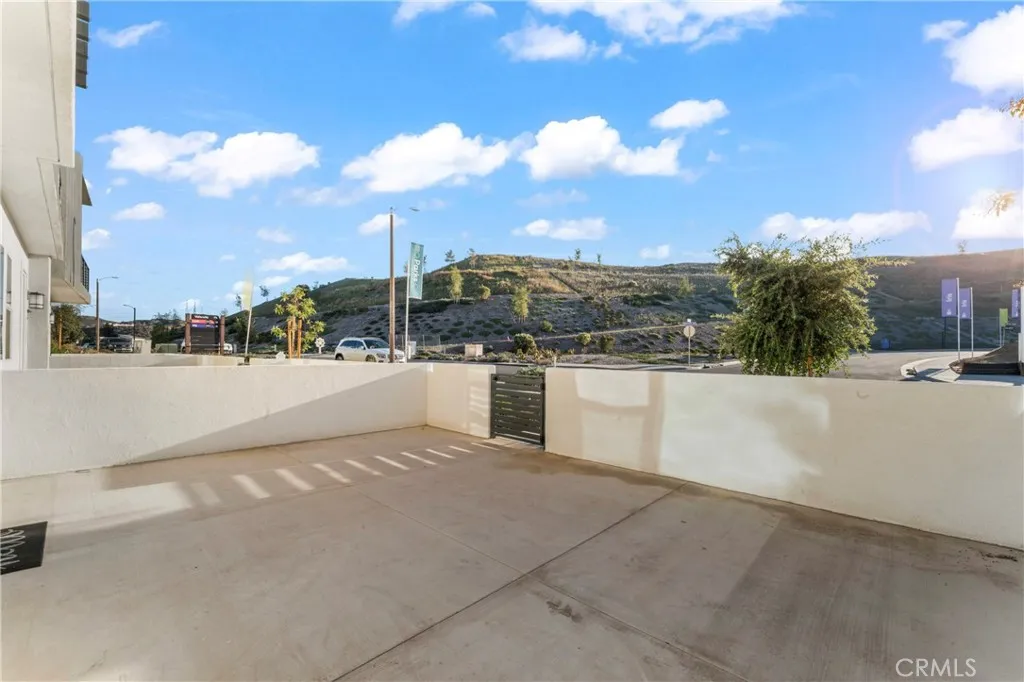 Valencia, California 91381, United States, 3 Bedrooms Bedrooms, ,4 BathroomsBathrooms,Residential,Active,239808