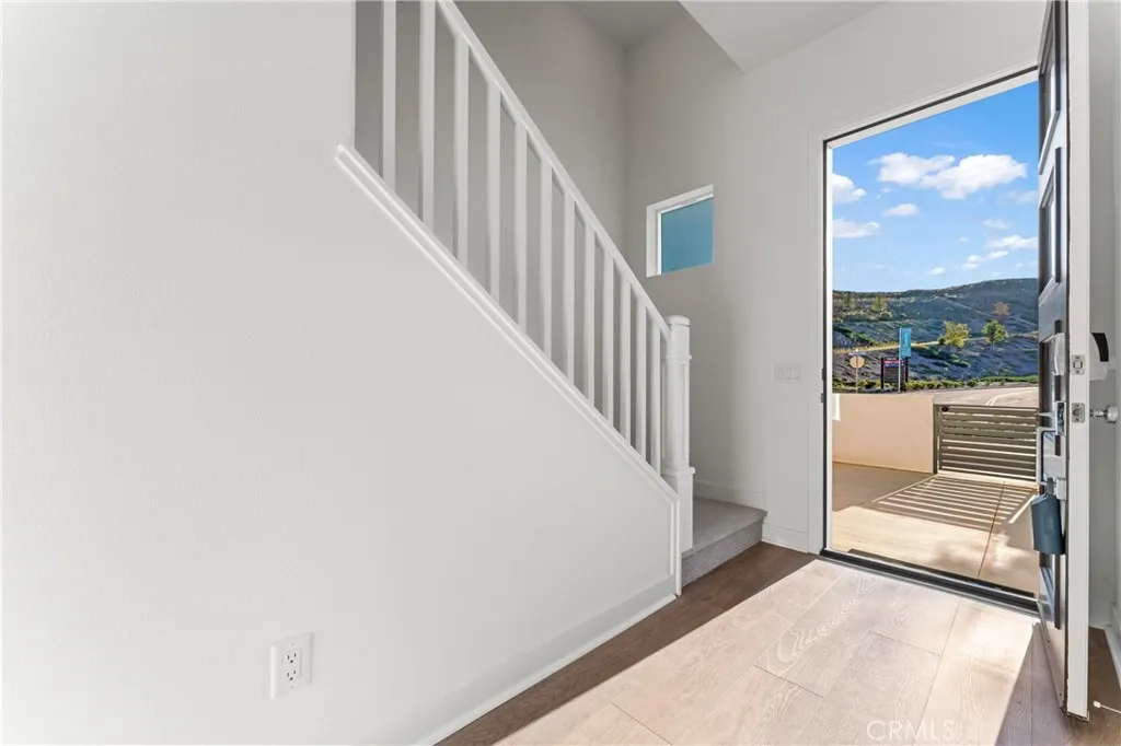 Valencia, California 91381, United States, 3 Bedrooms Bedrooms, ,4 BathroomsBathrooms,Residential,Active,239808