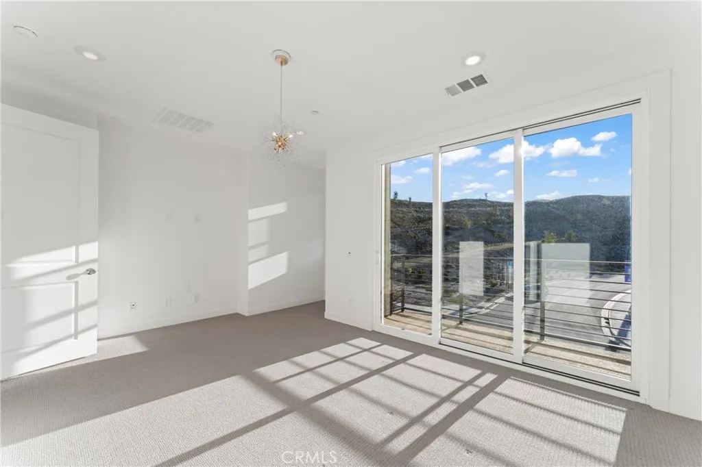 Valencia, California 91381, United States, 3 Bedrooms Bedrooms, ,4 BathroomsBathrooms,Residential,Active,239808