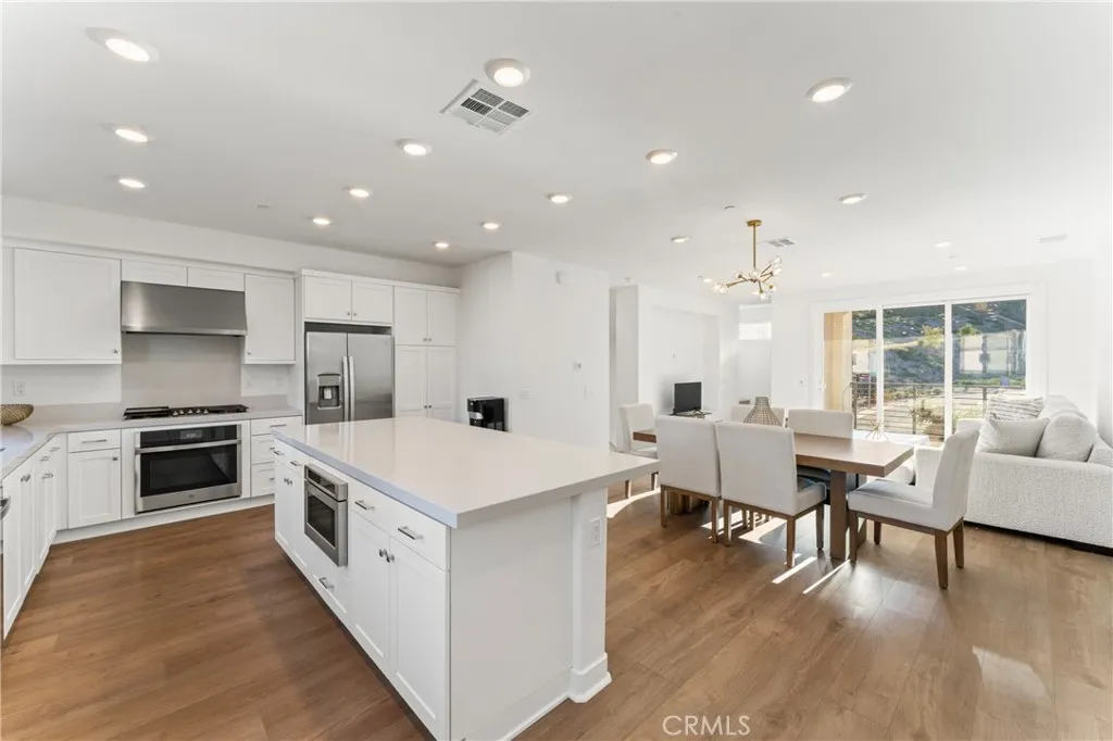 Valencia, California 91381, United States, 3 Bedrooms Bedrooms, ,4 BathroomsBathrooms,Residential,Active,239808