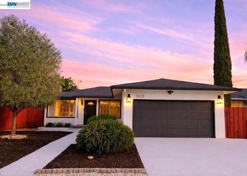 Photo of 3610 Madeira Way Way, Livermore, CA 94550 (MLS # 41128468)