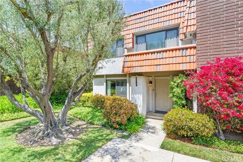 Photo of 28039 Ridgebrook Court, Rancho Palos Verdes, CA 90275 (MLS # PV25086700)