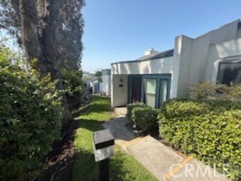 Photo of 135 Bronze Way, Vista, CA 92083 (MLS # SW25182087) Photo of 135 Bronze Way, Vista, CA 92083 (MLS # SW25182087)