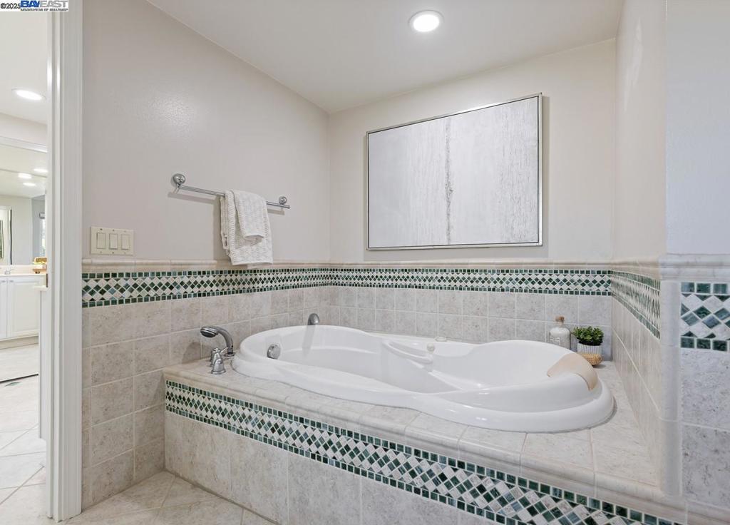 TWIN CREEK - Residential
