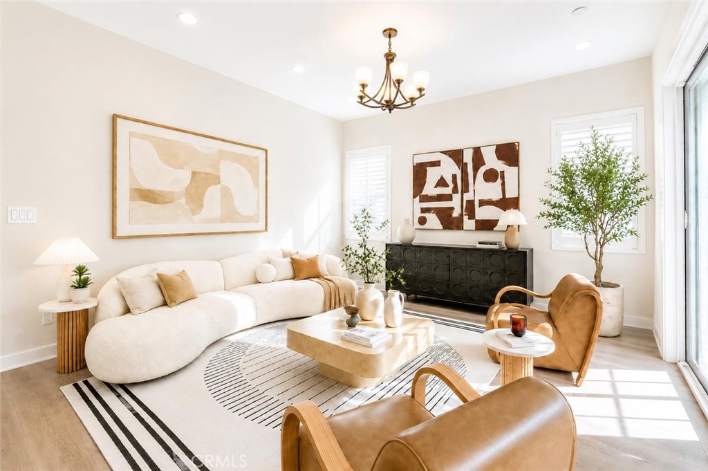 2425 E Kern River