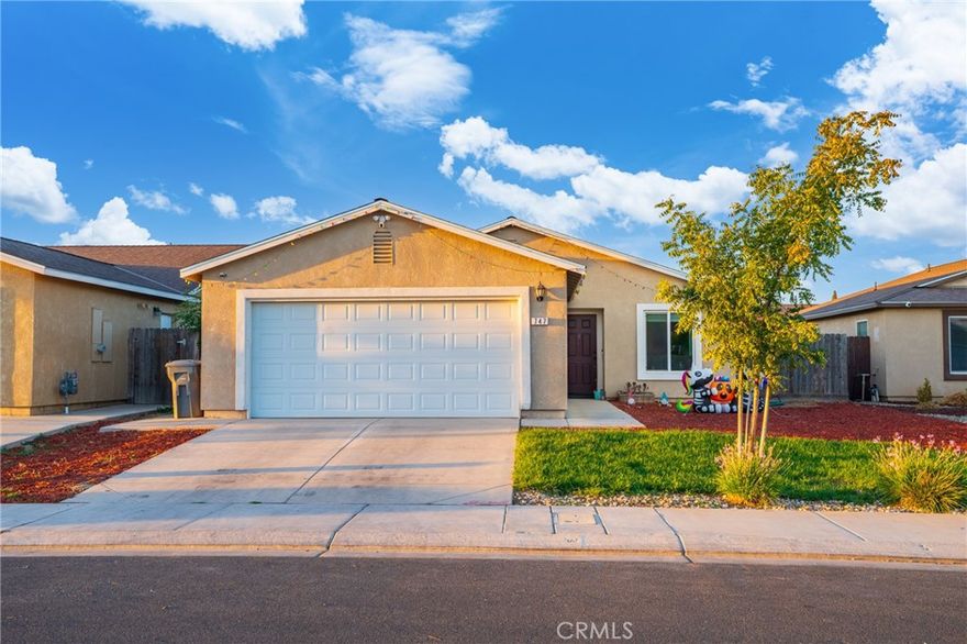 Welcome to 747 Brianne Ct, Merced! This 3-bedroom, 2-bath home was built in 2020 and sits on a quiet cul-de-sac, ideal for first-time buyers, retiree's or investors. Step inside to an open layout with granite counters & energy-efficient features. Outside, enjoy fully landscaped front and back yards, ready for relaxing or entertaining. Located less than 1 mile away, Hwy 59 (Los Banos Hwy) and just minutes from Hwy 99, this home is a commuter’s dream. Well-kept, move-in ready, and priced to impress!