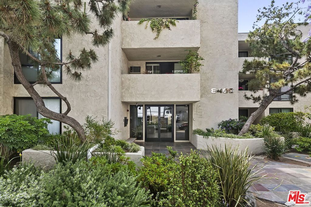 Photo of 8400 De Longpre Avenue #102, West Hollywood, CA 90069 (MLS # 25628959)