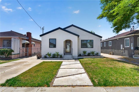 Photo of 4562 W 142nd Street, Hawthorne, CA 90250 (MLS # SB26145621)
