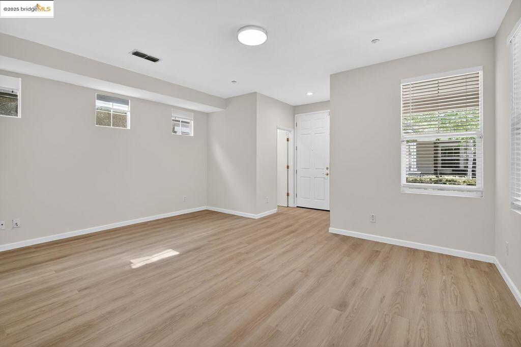 BRENTWOOD - Residential