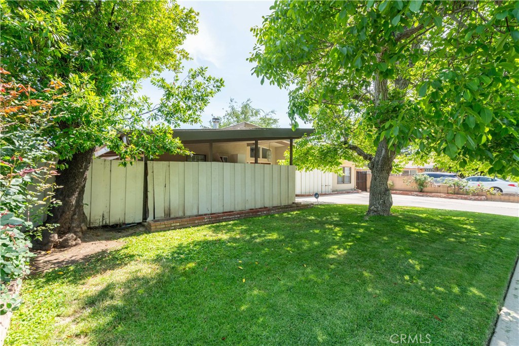 19516 Blythe Street