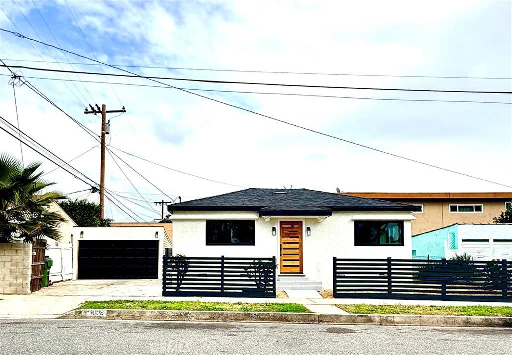Photo of 1008 Long St, Inglewood, CA 90302 (MLS # DW26025560)