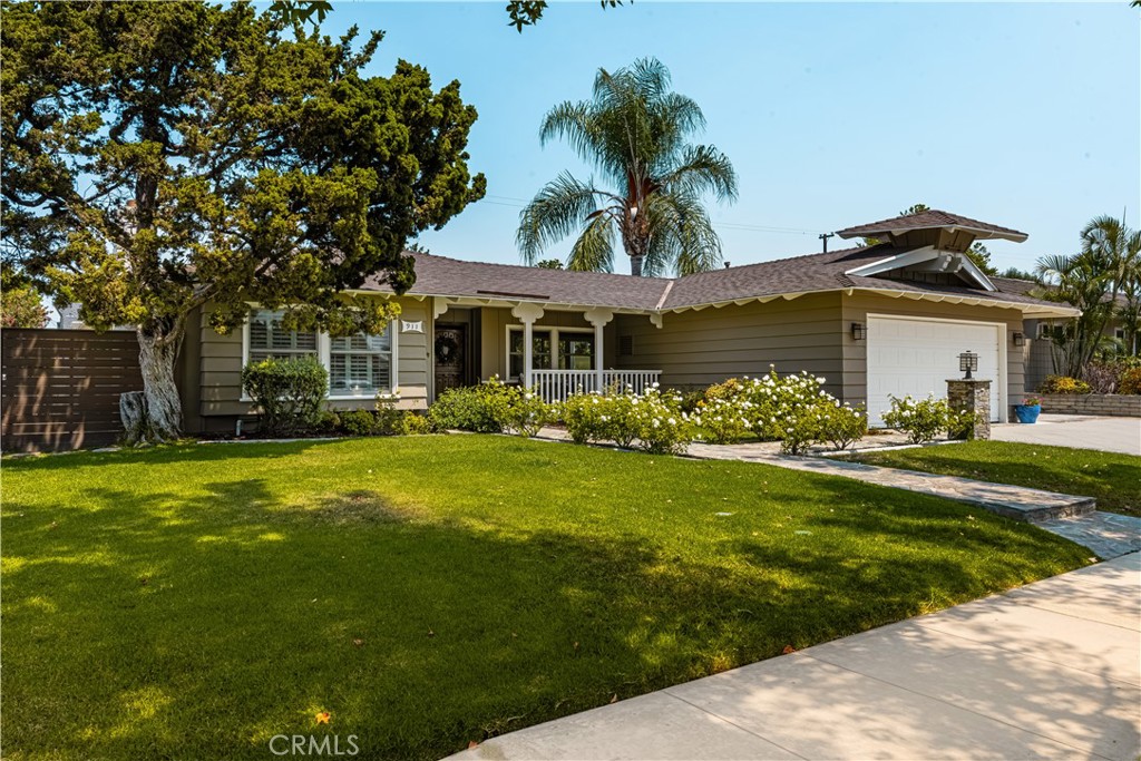 911 E Vista del Gaviota Avenue