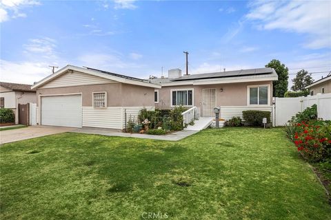 Photo of 1467 W Flower Ave AVE, Fullerton, CA 92833 (MLS # PW26114616)