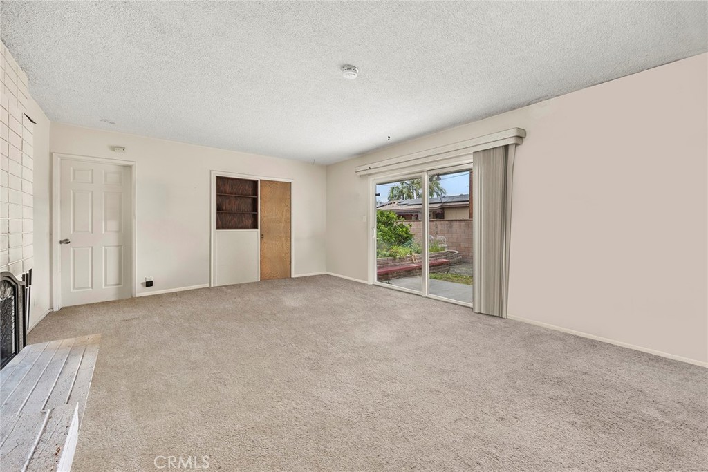 1467 W Flower Ave