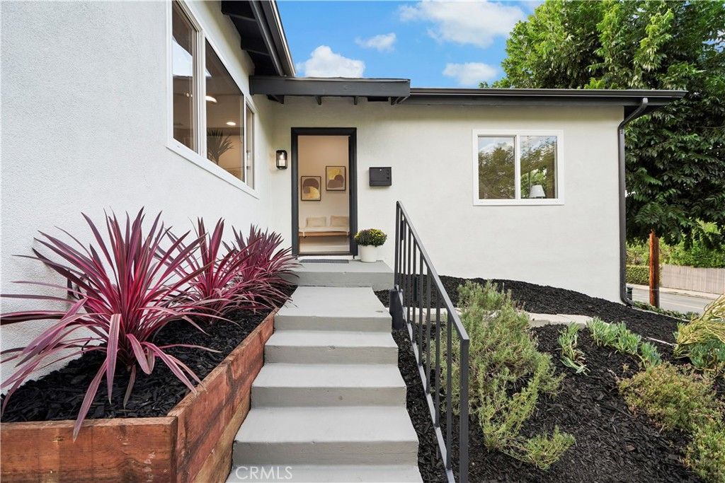 Photo of 925 El Paso, Highland Park, CA 90042 (MLS # SR26010277)