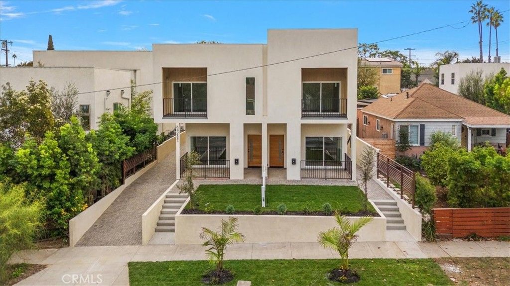 Photo of 642 E Fairview Boulevard, Inglewood, CA 90302 (MLS # SB25260741)