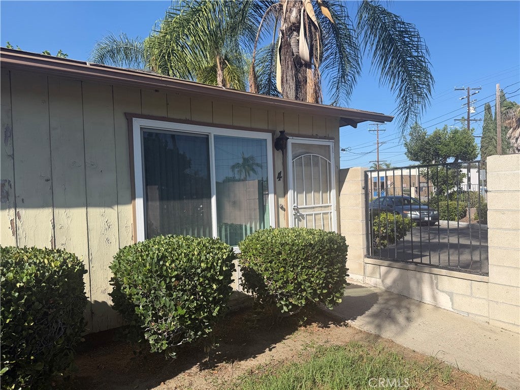 Photo of 1602 N King A4 ST, Santa Ana, CA 92706 (MLS # IV26200385)