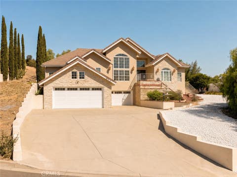 Photo of 251 S Skyline DR, Thousand Oaks, CA 91361 (MLS # SR26165303)