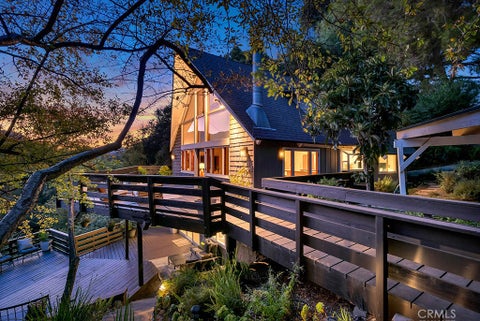 Photo of 21670 Encina Road, Topanga, CA 90290 (MLS # SR26214095)