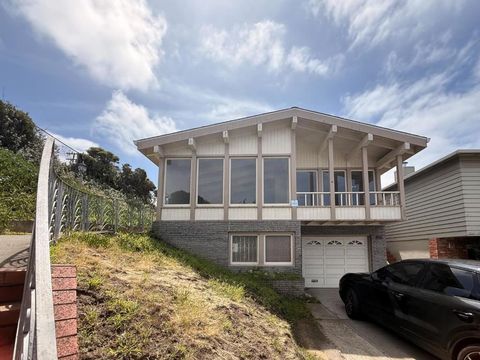 Photo of 1 Parkside Avenue, Daly City, CA 94015 (MLS # ML82048588)