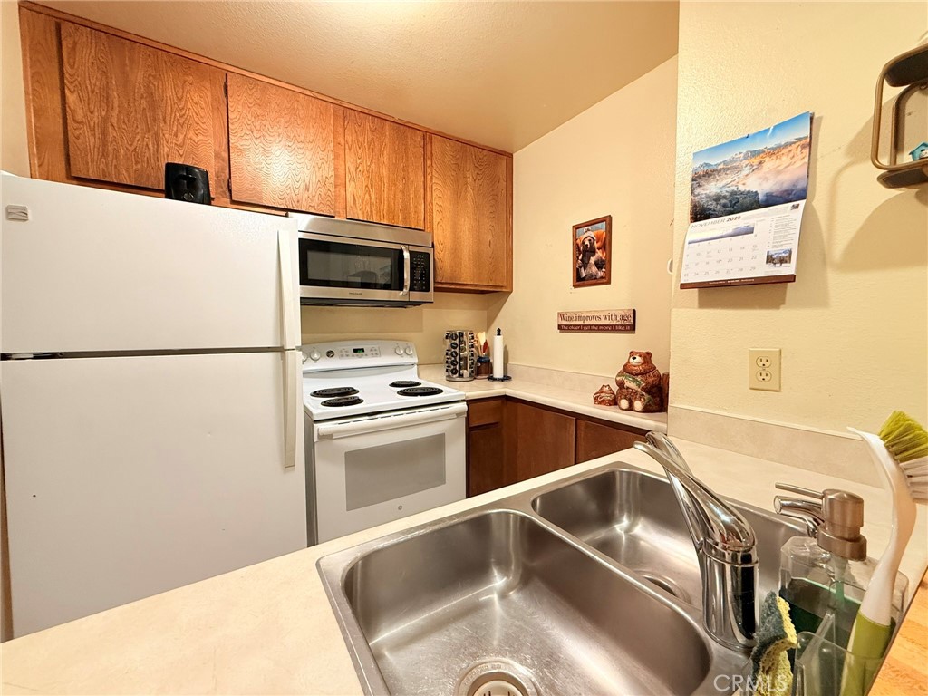3253 Meridian